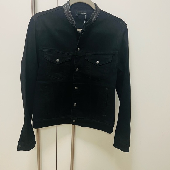 NWOT Men’s The Kooples Jacket in Denim Black Button-Up Leather Collar Size Small